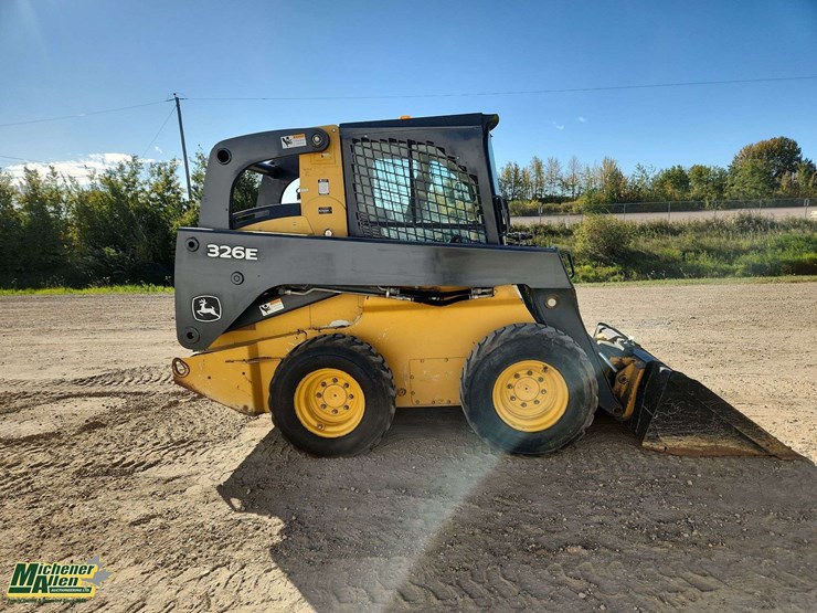 deere-326e-image-24