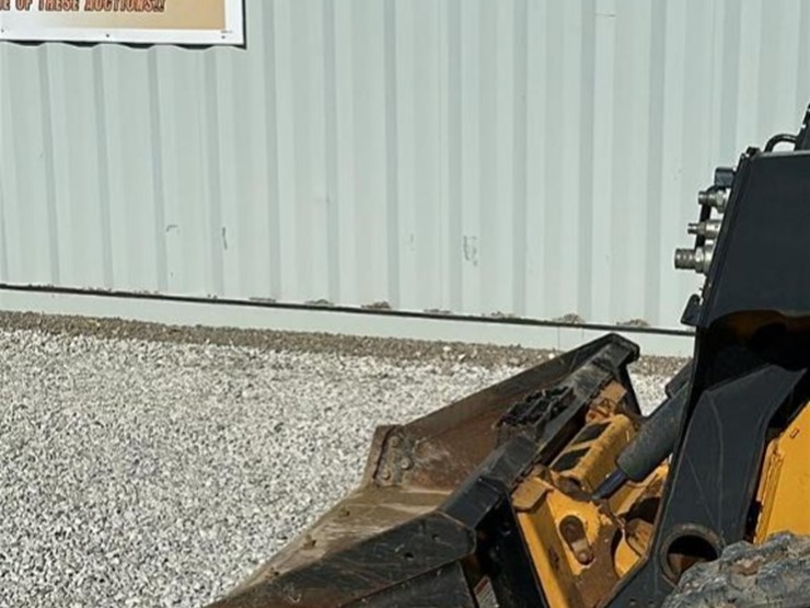2021-deere-325g-image-39