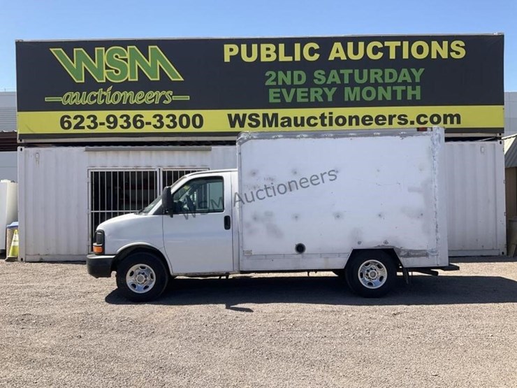 2004-gmc-3500-image-1