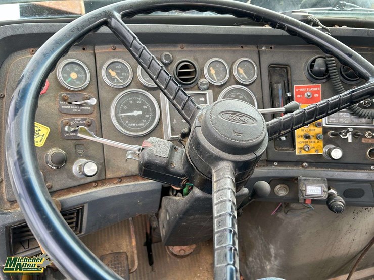 1989-ford-lt9000-image-14