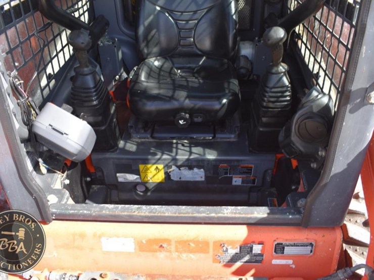 2017-kubota-ssv65-image-83