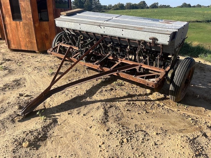 case-grain-drill-w/grasss-seed-image-1