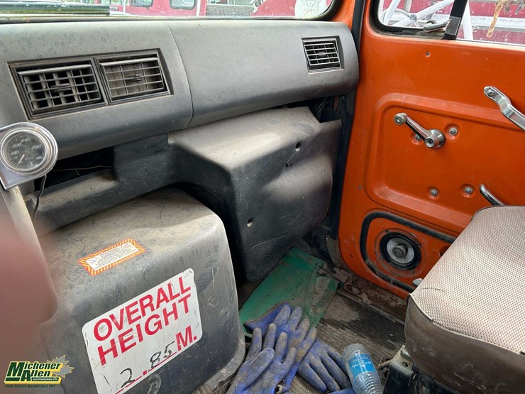 1994-ford-ln8000-image-14