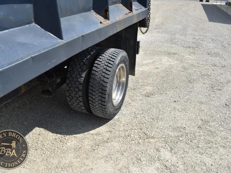 1999-freightliner-fl60-image-22