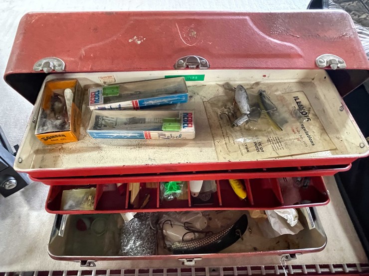 #3105-•-vintage-tackle-box-&-lures-(t14)-image-6