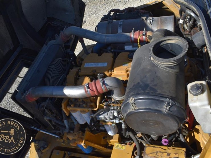 2012-caterpillar-740b-image-90