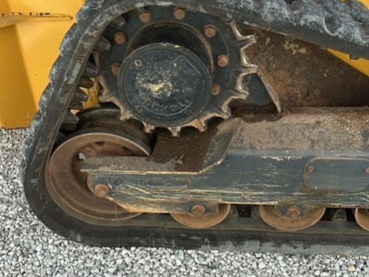 2021-deere-325g-image-35