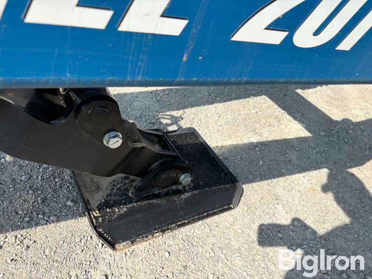 2022-kinze-201-mach-till-image-15