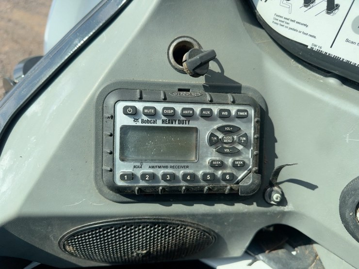 2019-bobcat-s740-image-17