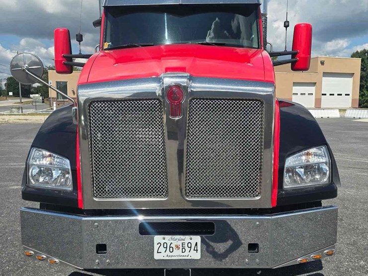 2021-kenworth-t880-image-2