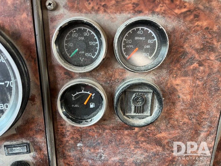 2005-kenworth-t800-image-49