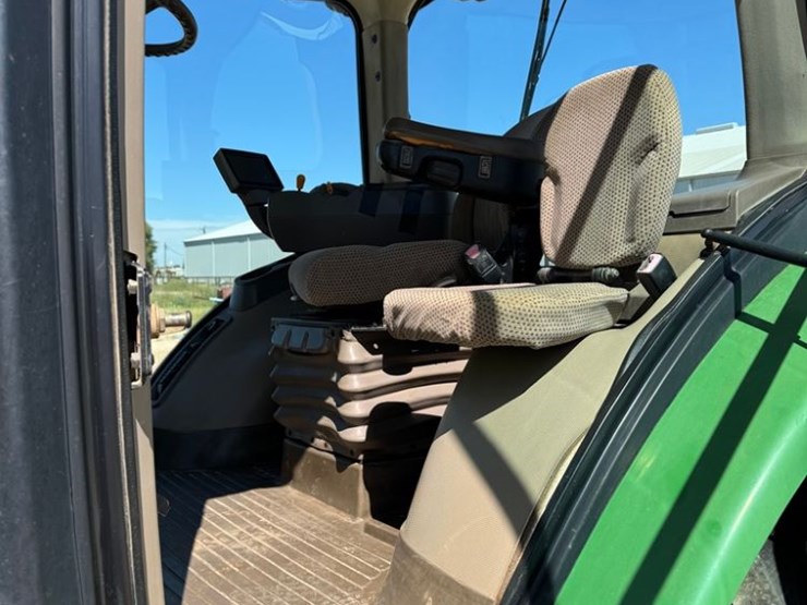 2013-john-deere-8310r-image-18