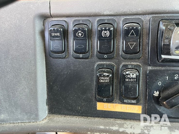 2007-peterbilt-386-image-50