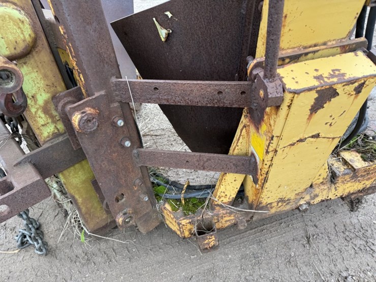 #2558-•-(3)-point-hydraulic-tree-spade-image-20
