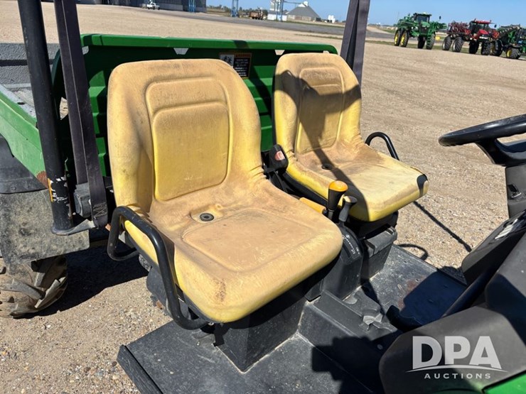 john-deere-gator-image-23