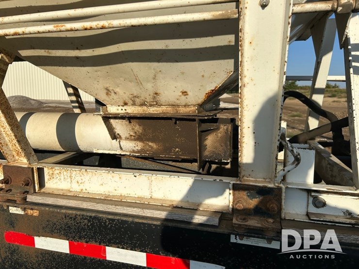 2006-b-b-dry-tender-trailer-(cp1148,-unit-9690)-image-12