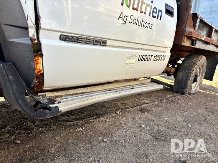 2000-gmc-3500-image-24
