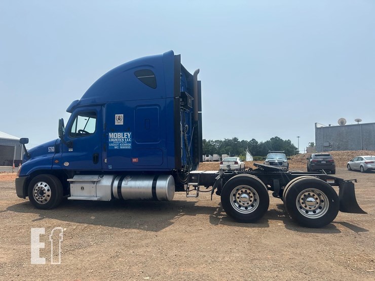 2015-freightliner-cascadia-125-image-7