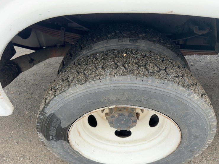 2008-ford-f550-xl-image-9