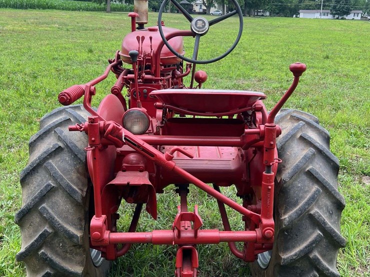 farmall-140-image-4