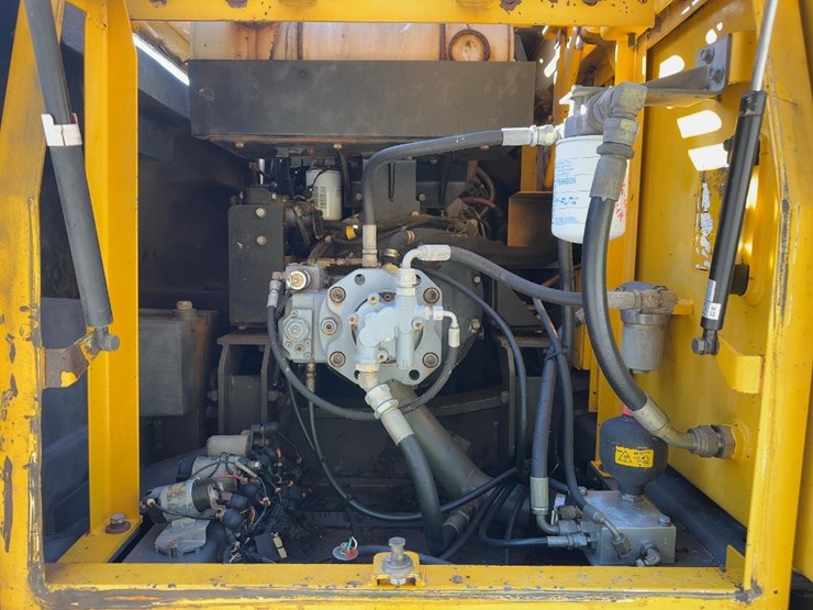 2002-volvo-ec150-image-32