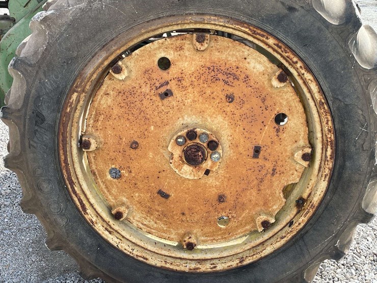 john-deere-720-image-48