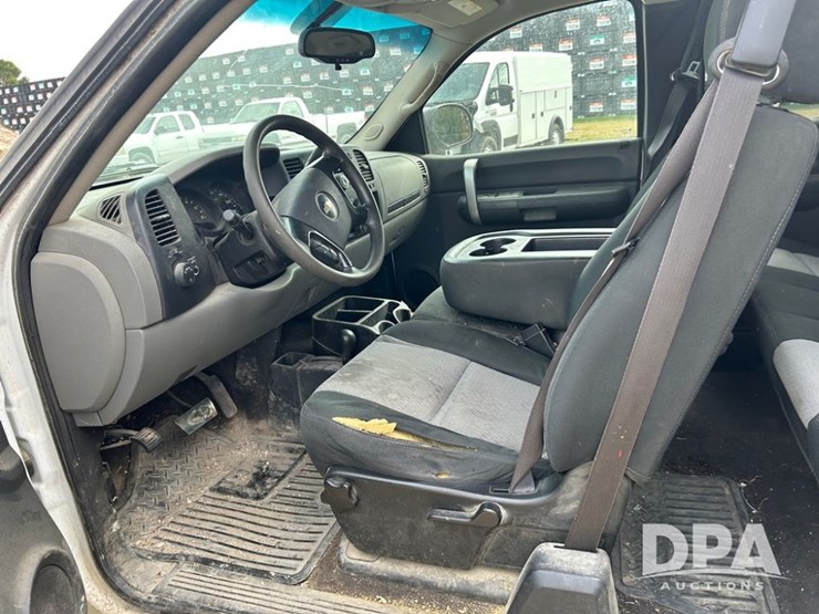 2008-chevrolet-silverado-image-17