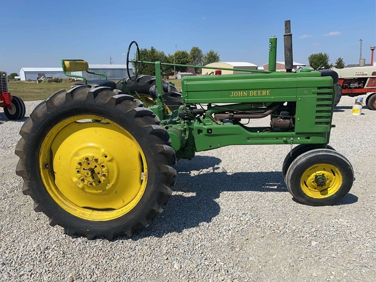 john-deere-b-image-2