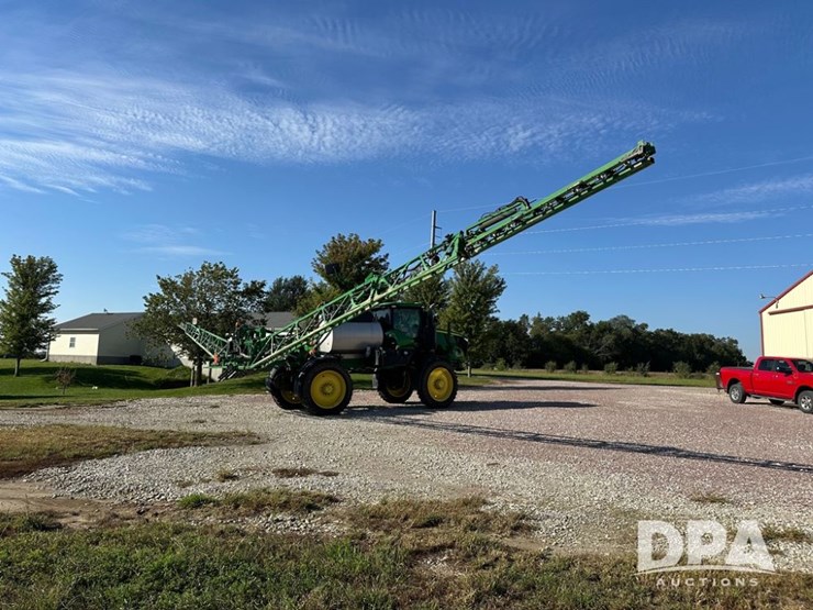 2021-john-deere-r4044-image-10