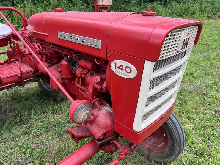 farmall-140-image-10