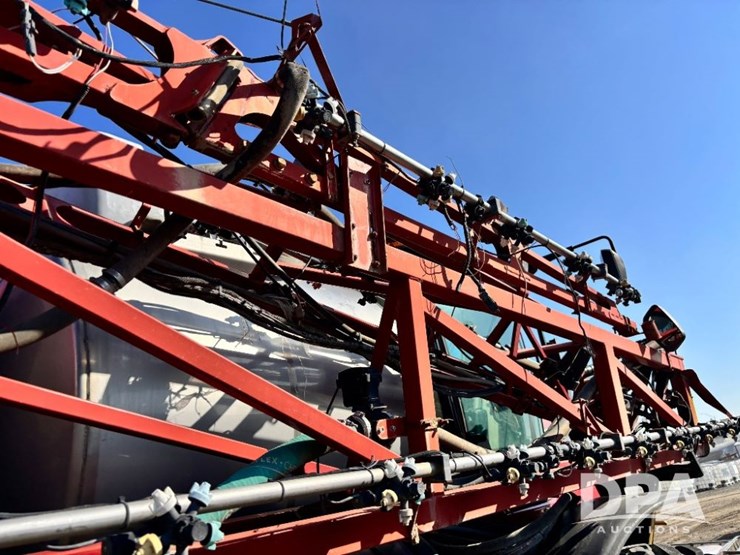 2015-case-ih-patriot-4440-image-89