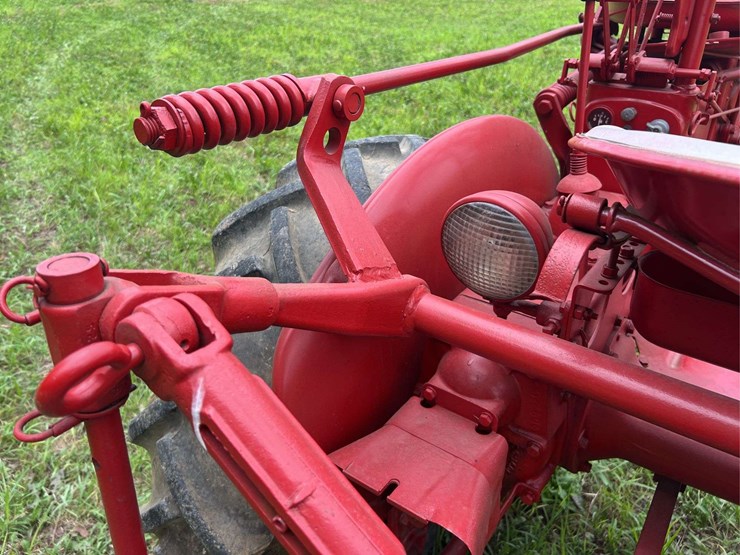 farmall-140-image-55