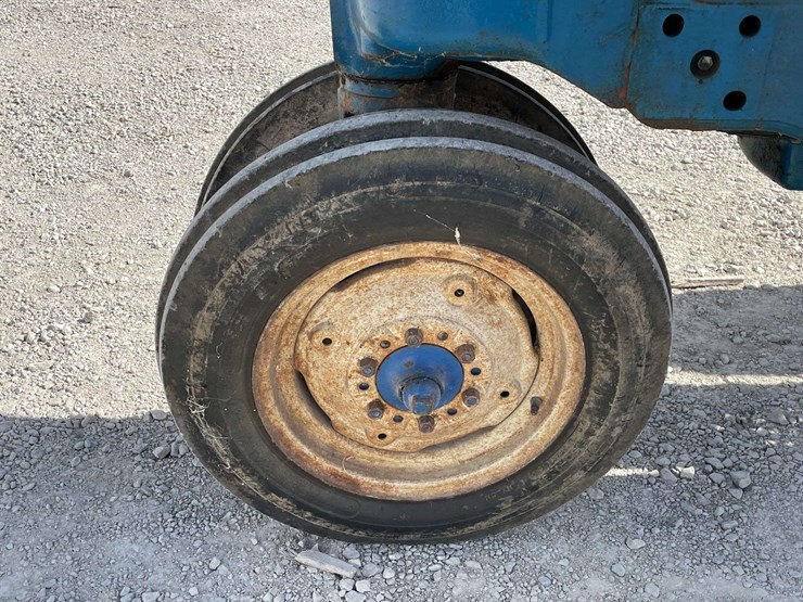 ford-4000-image-15