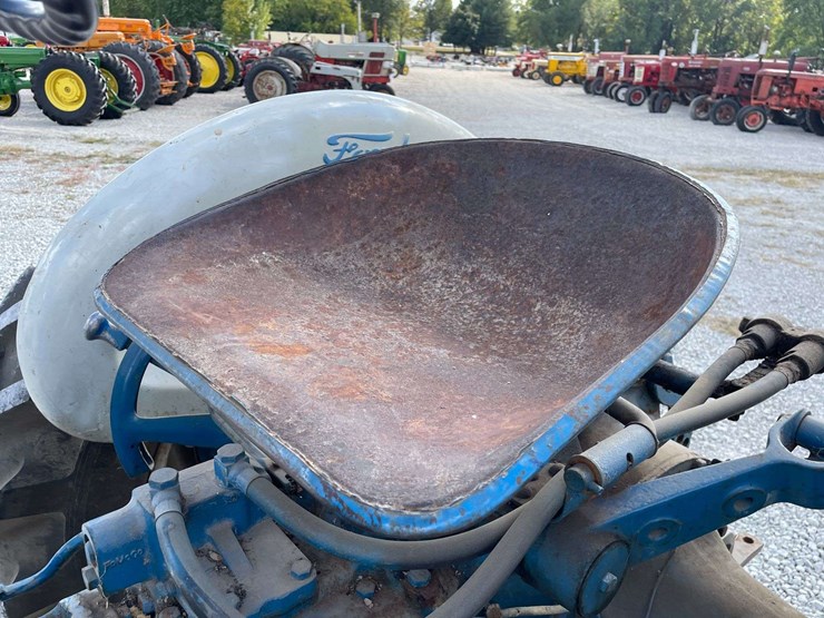 ford-4000-image-48