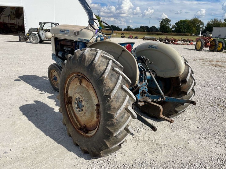 ford-4000-image-3