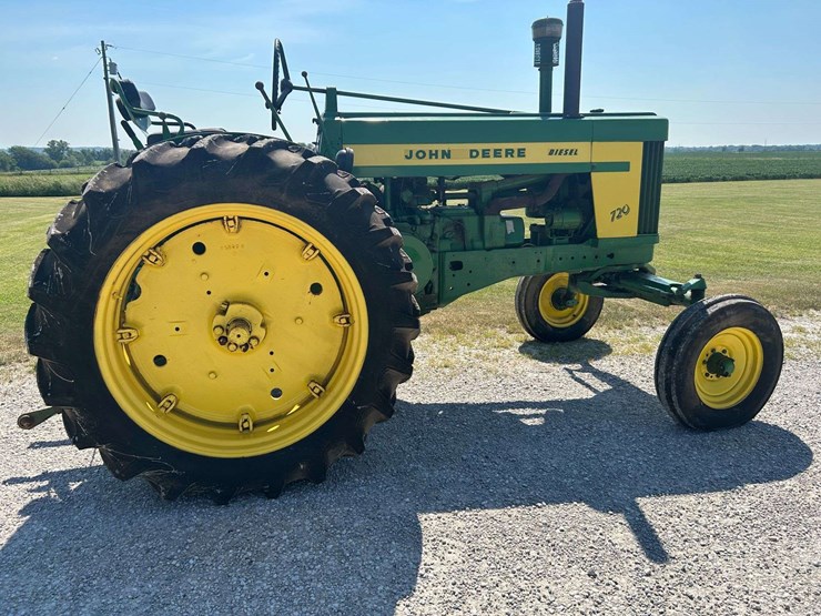 1958-john-deere-720-image-2