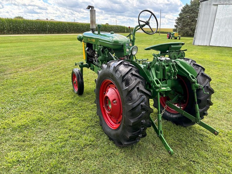 1957-oliver-super-44-image-3
