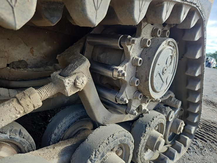 2011-caterpillar-257b3-image-11