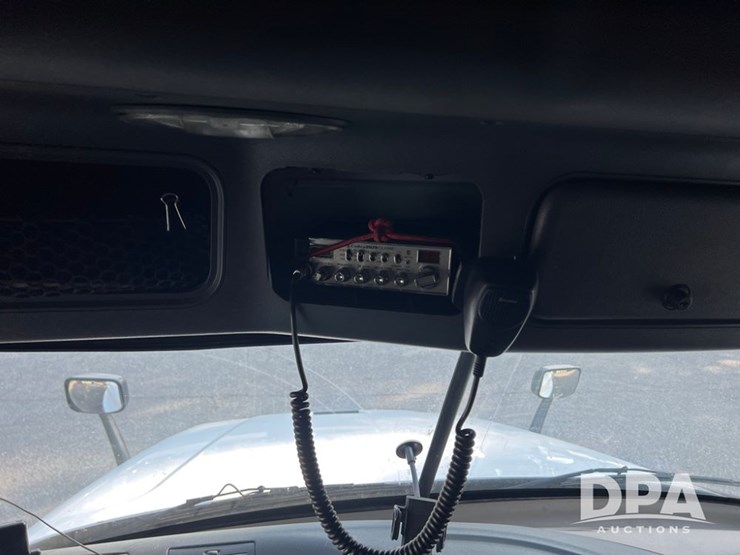 2016-freightliner-tr-125-semi-(ls0419,-unit-884)-image-34