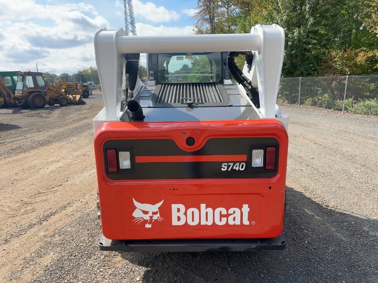 2019-bobcat-s740-image-4