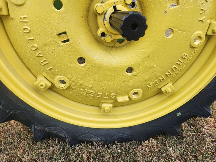 john-deere-b-image-23