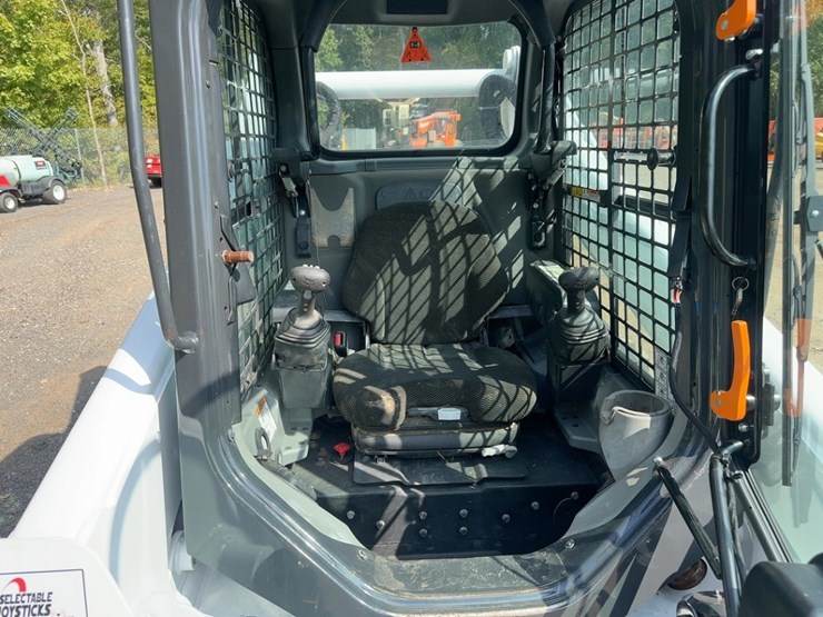 2019-bobcat-s740-image-16
