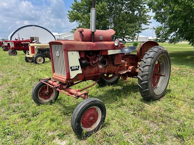 farmall-404-lp-image-1