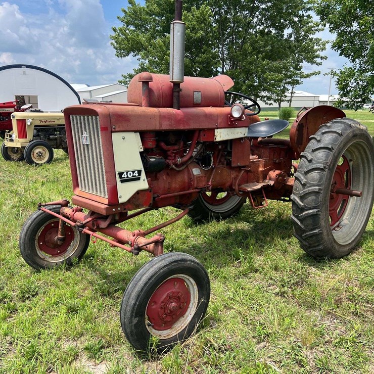 Farmall 404 LP