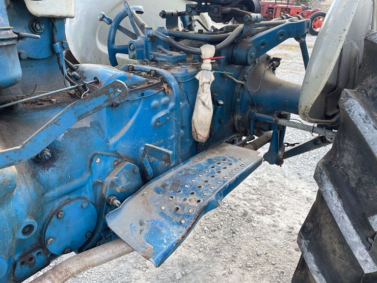 ford-4000-image-49