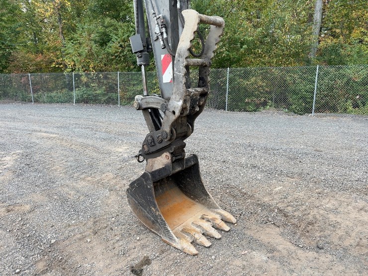 2018-volvo-ecr88d-image-12