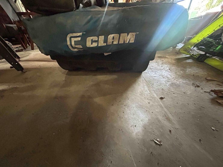 clam-portable-fish-house-image-5