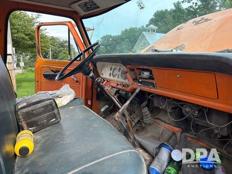 1972-ford-f750-image-6