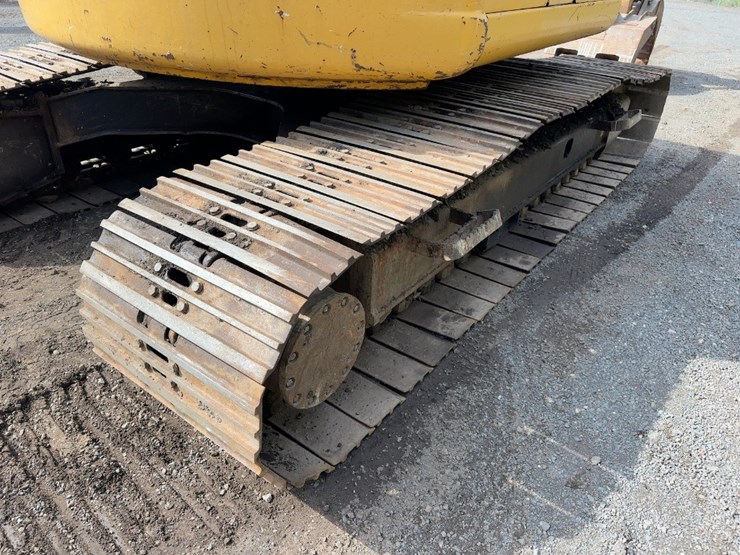 2004-deere-225c-lc-image-23