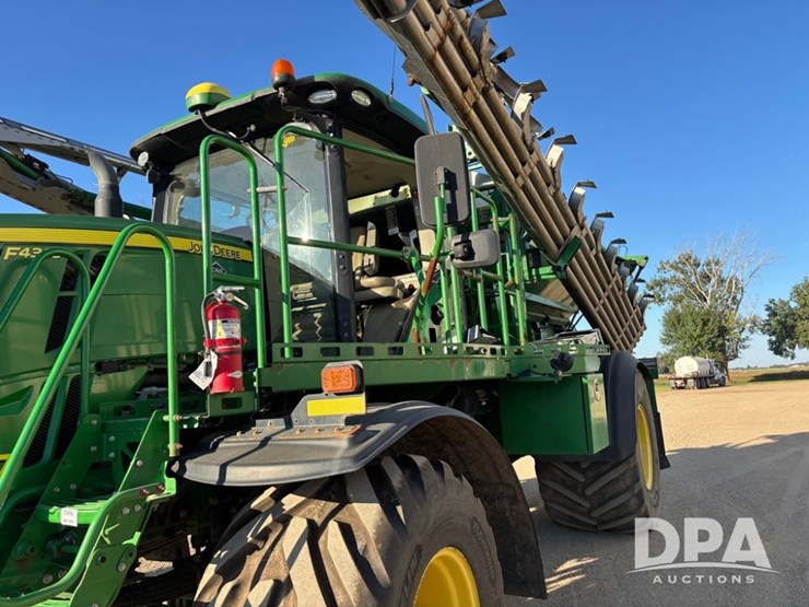 2019-john-deere-f4365-image-29